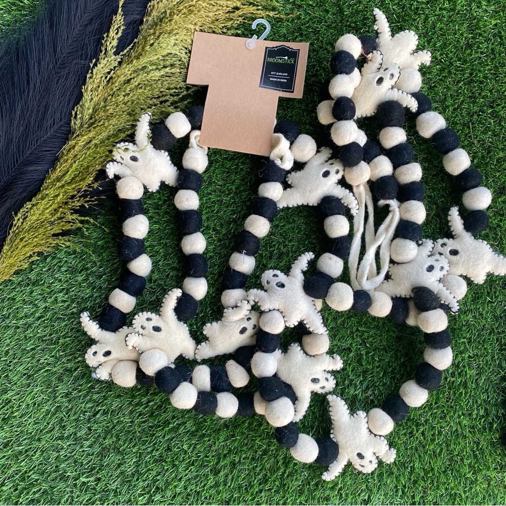 Pair of Ghost Garland Halloween